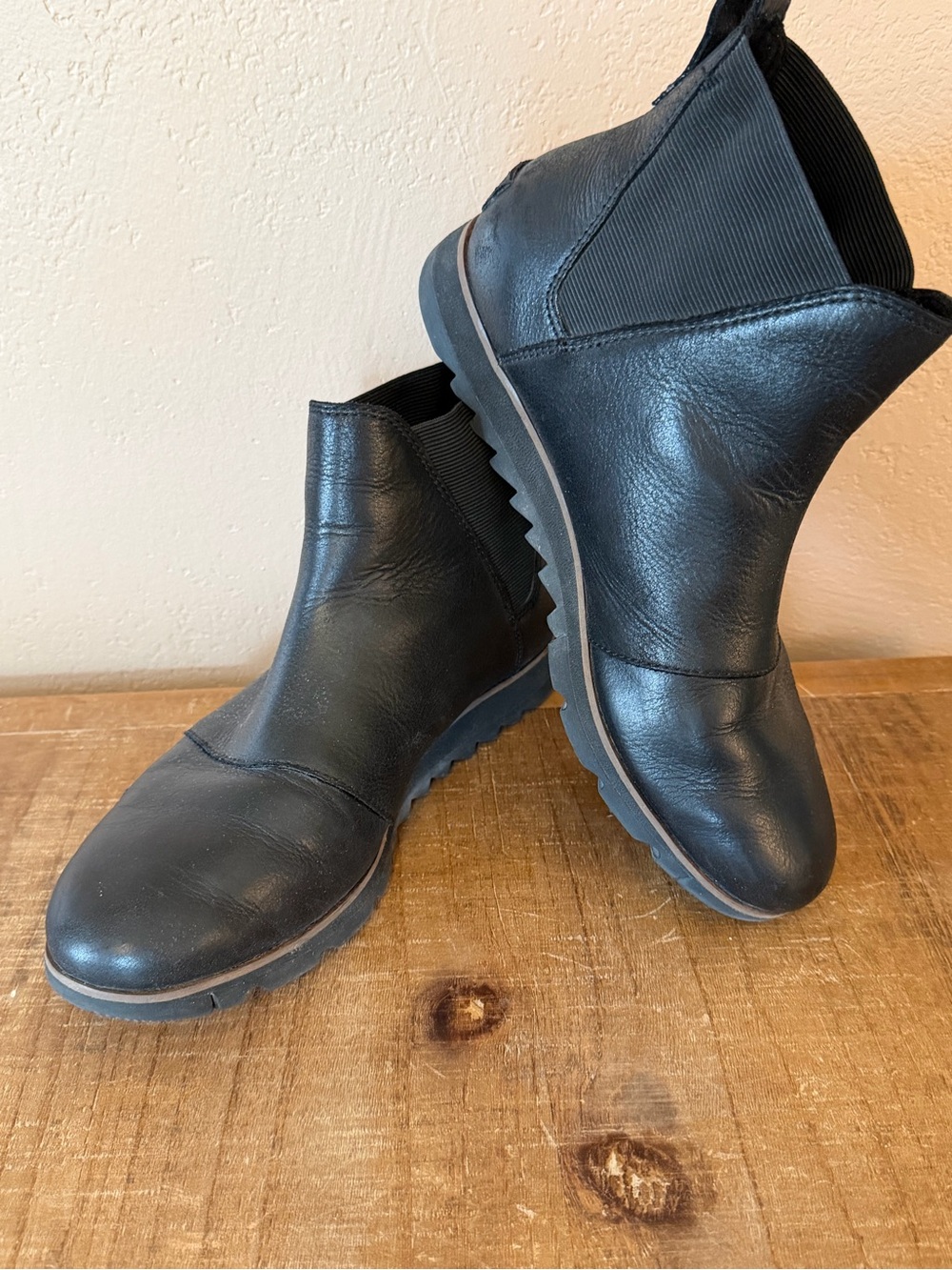 Sorel Black Leather Harlow Chelsea Ankle Boots
